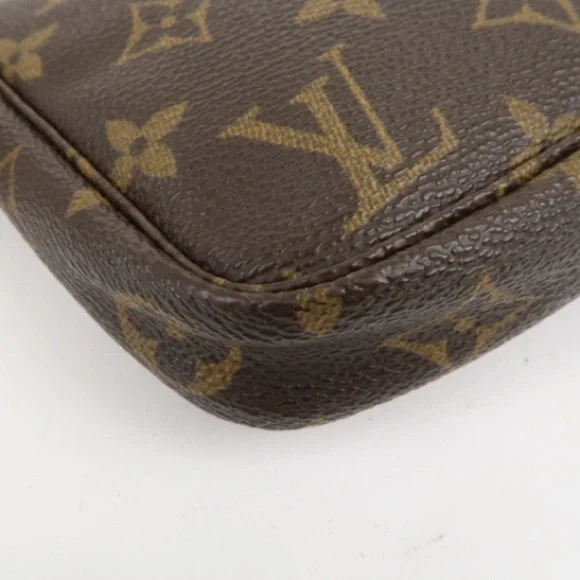 Flawless Louis Vuitton Pochette accessories crossbody shoulder with strap! - Picture 6 of 15